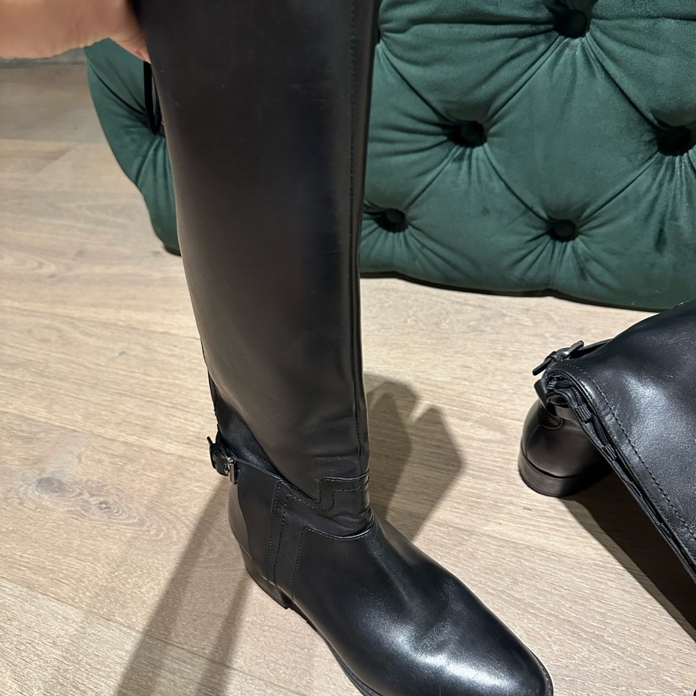 Boots - Picture 3 of 13